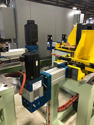 Actuadores servohidráulicos de Kyntronics.
